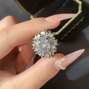 Anel Feminino Ouro Branco 18K com Zircônias Celeste